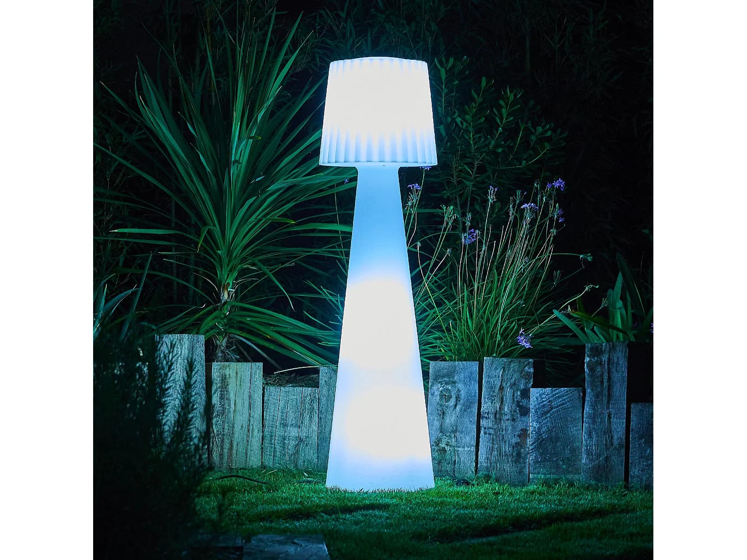 Lampadaire d'extérieur filaire LADY E27 H150cm