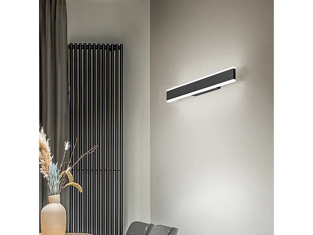 Applique Murale Led 32W Linéaire 81,5 Cm En Aluminium Noir Avec Sélecteur Cct 3000K/4000K/6000K Et Diffuseur Satiné De La Marque Italienne Perenz