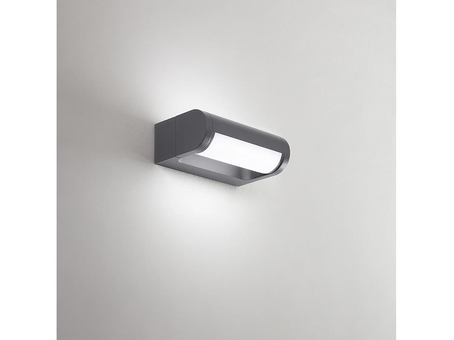 Applique Led En Aluminium Thermolaqué Anthracite Mat 12W 3000K, Design Moderne Pour Éclairage Extérieur Avec Diffuseur Orientable Par Perenz.