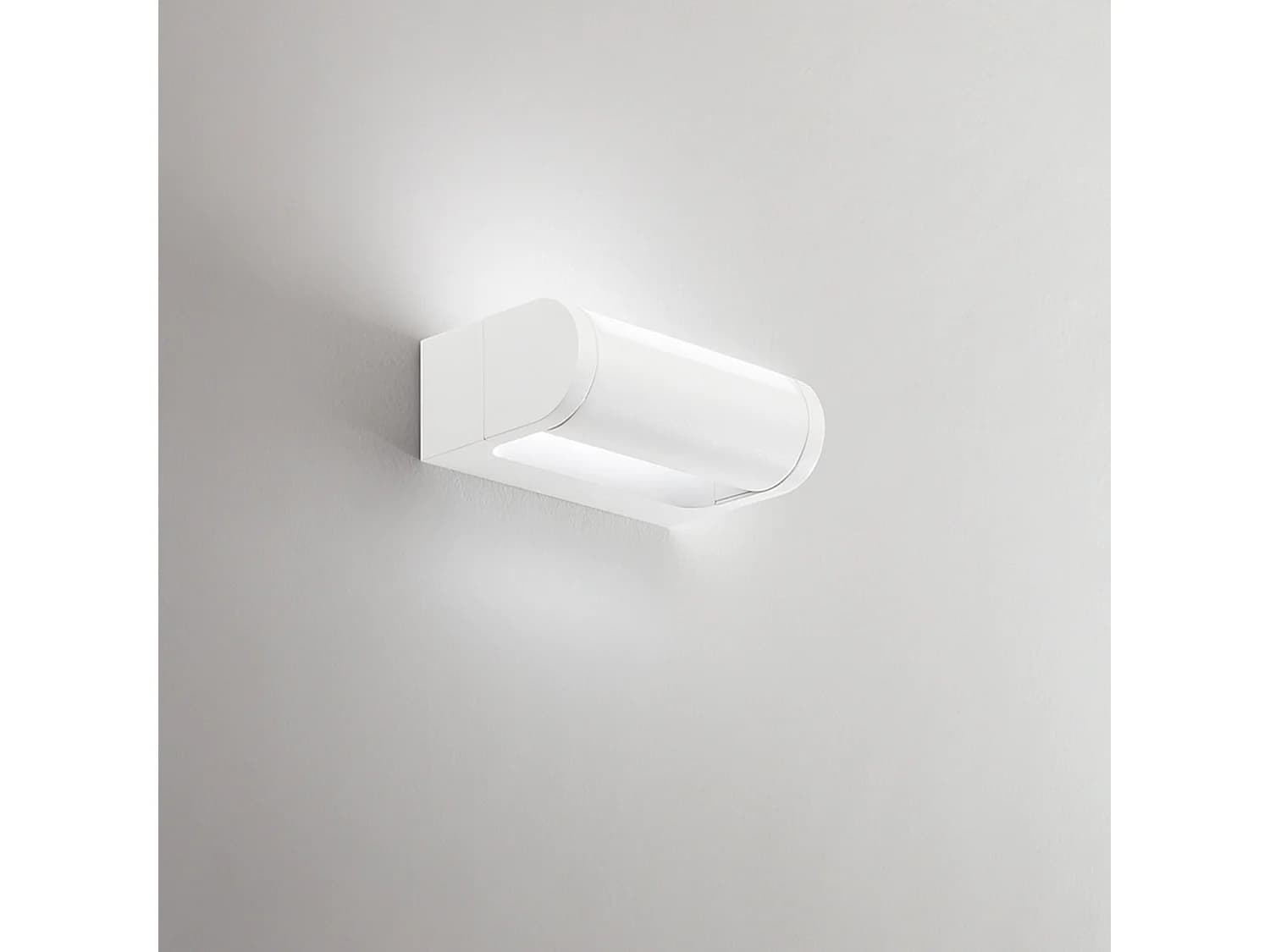 Applique Led En Aluminium Thermolaqué Blanc Mat 12W 3000K, Design Moderne Pour Éclairage Extérieur Avec Diffuseur Orientable Par La Marque Perenz
