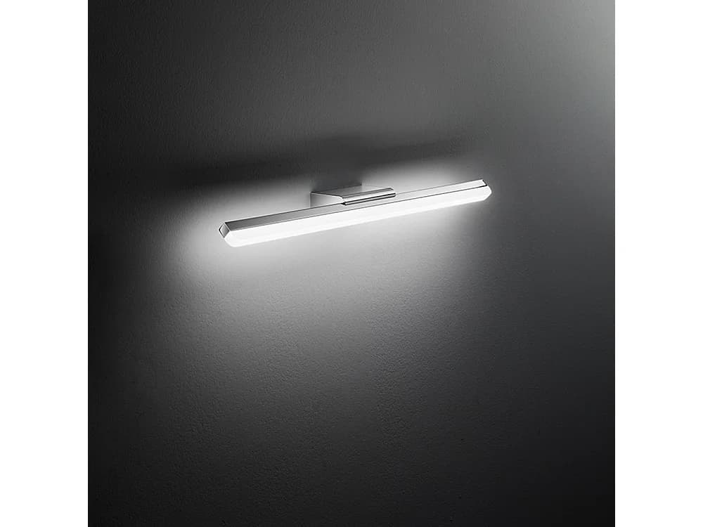 Applique Murale Led Série 10S46331 En Métal Chrome Poli Et Acrylique, Lumière Chaude 3000K, 20W, Au Design Moderne Et Linéaire De Chez Perenz.