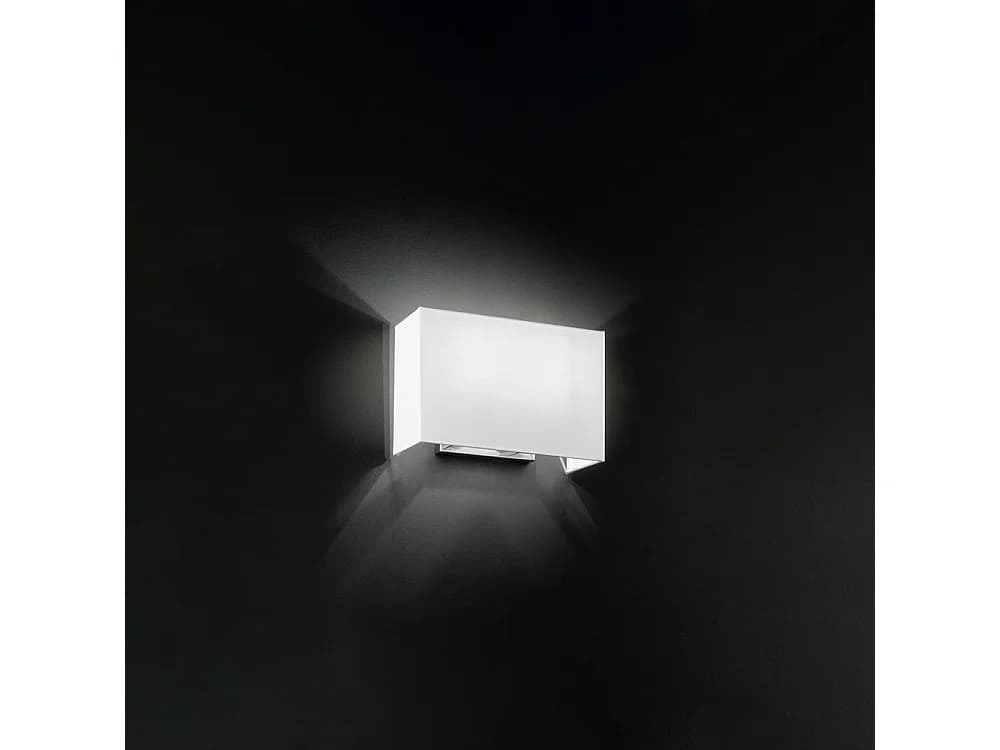 Applique Murale En Métal Chrome Brossé Avec Double Douille E27 Et Abat-Jour En Tissu Blanc, Idéale Pour L'Éclairage Intérieur - Par Perenz