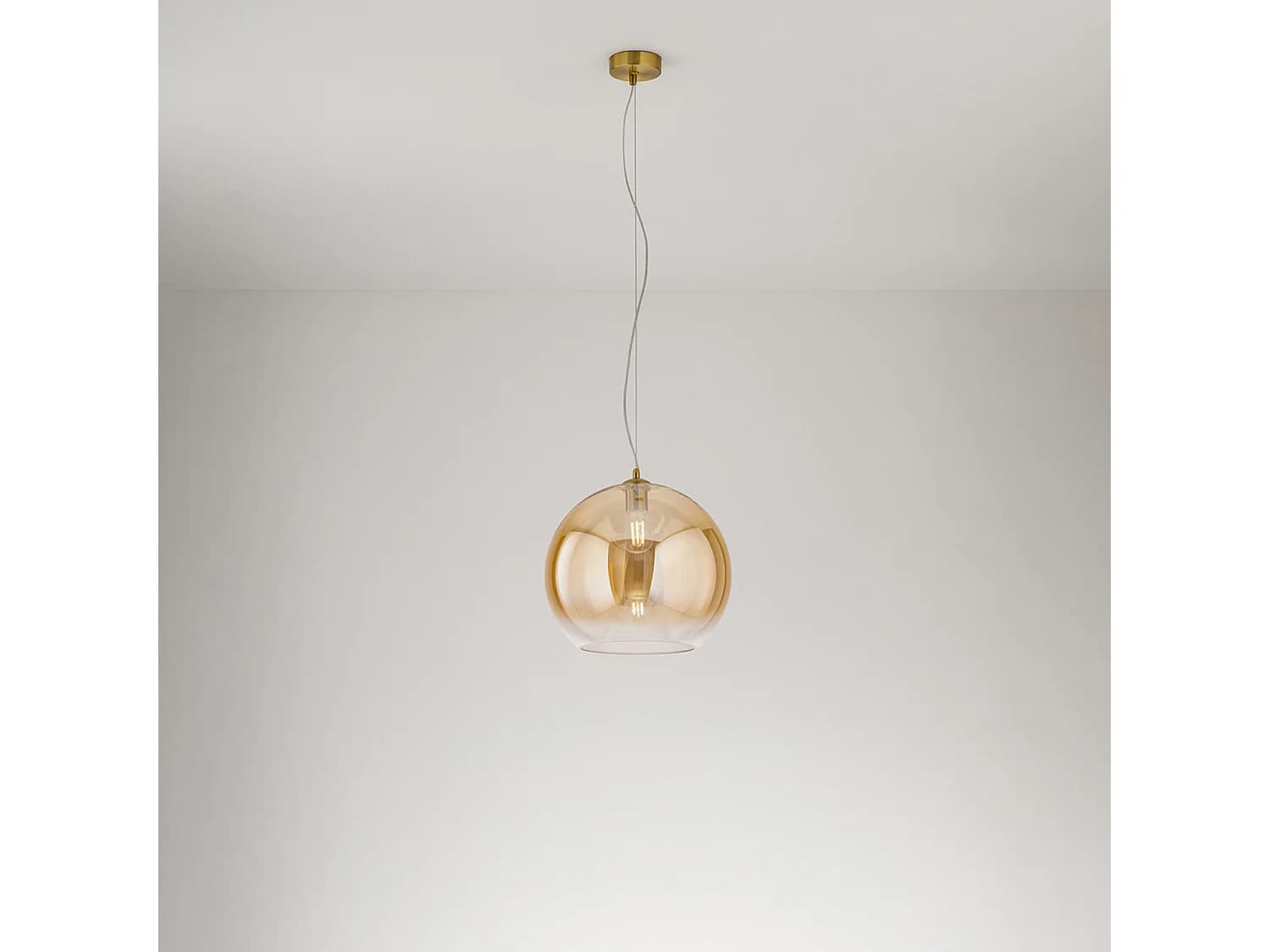 Suspension En Verre Soufflé Ambre Dégradé Avec Structure En Métal Et Aluminium Laiton Bruni, Douille E27, Diamètre 35 Cm - Perenz Luminaire
