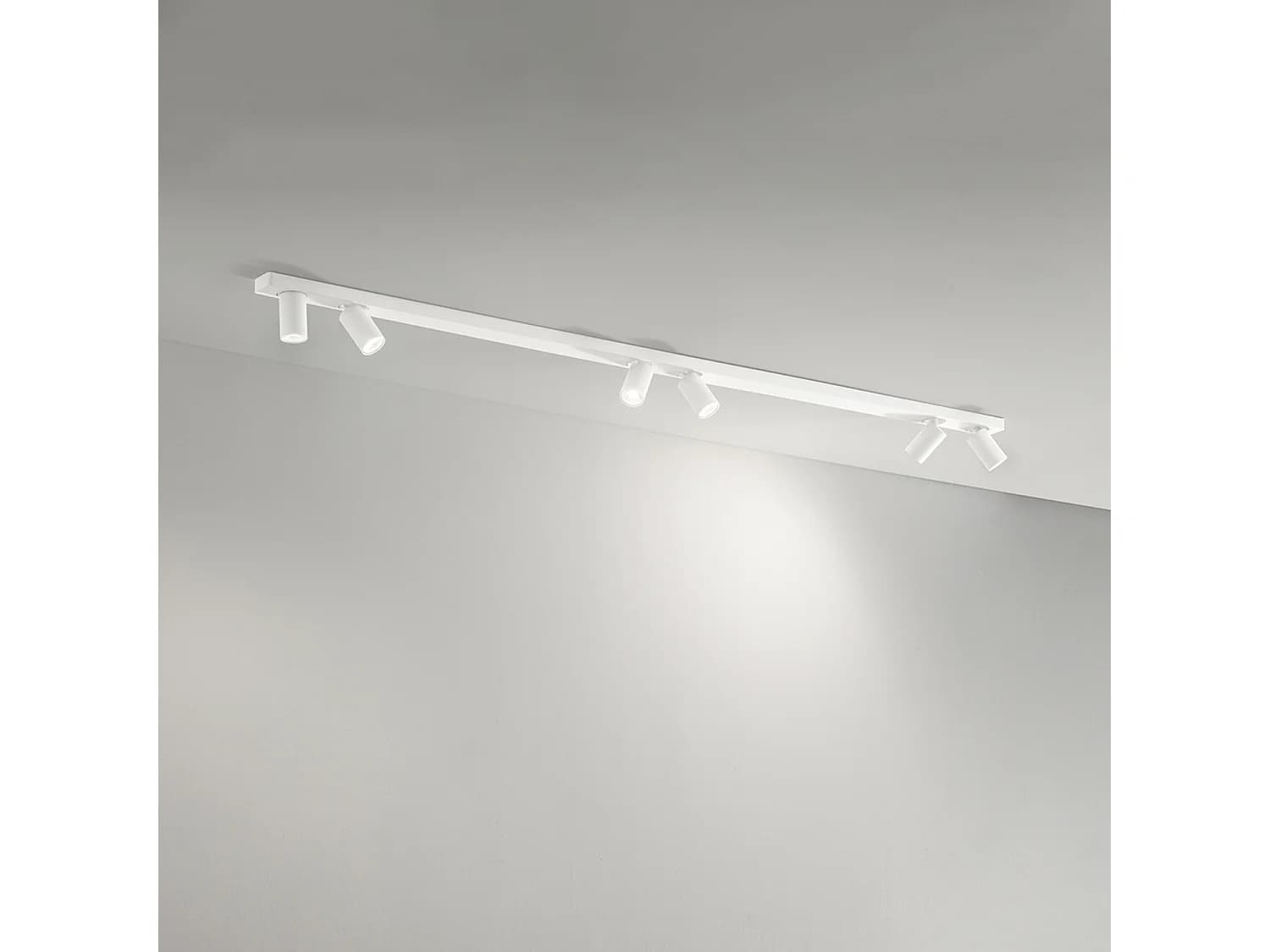 Plafonnier 10S48175 B Métal Blanc Mat, 6 Lumières Orientables Gu10, Design Moderne Essentiel Pour Éclairage Intérieur De La Marque Perenz.