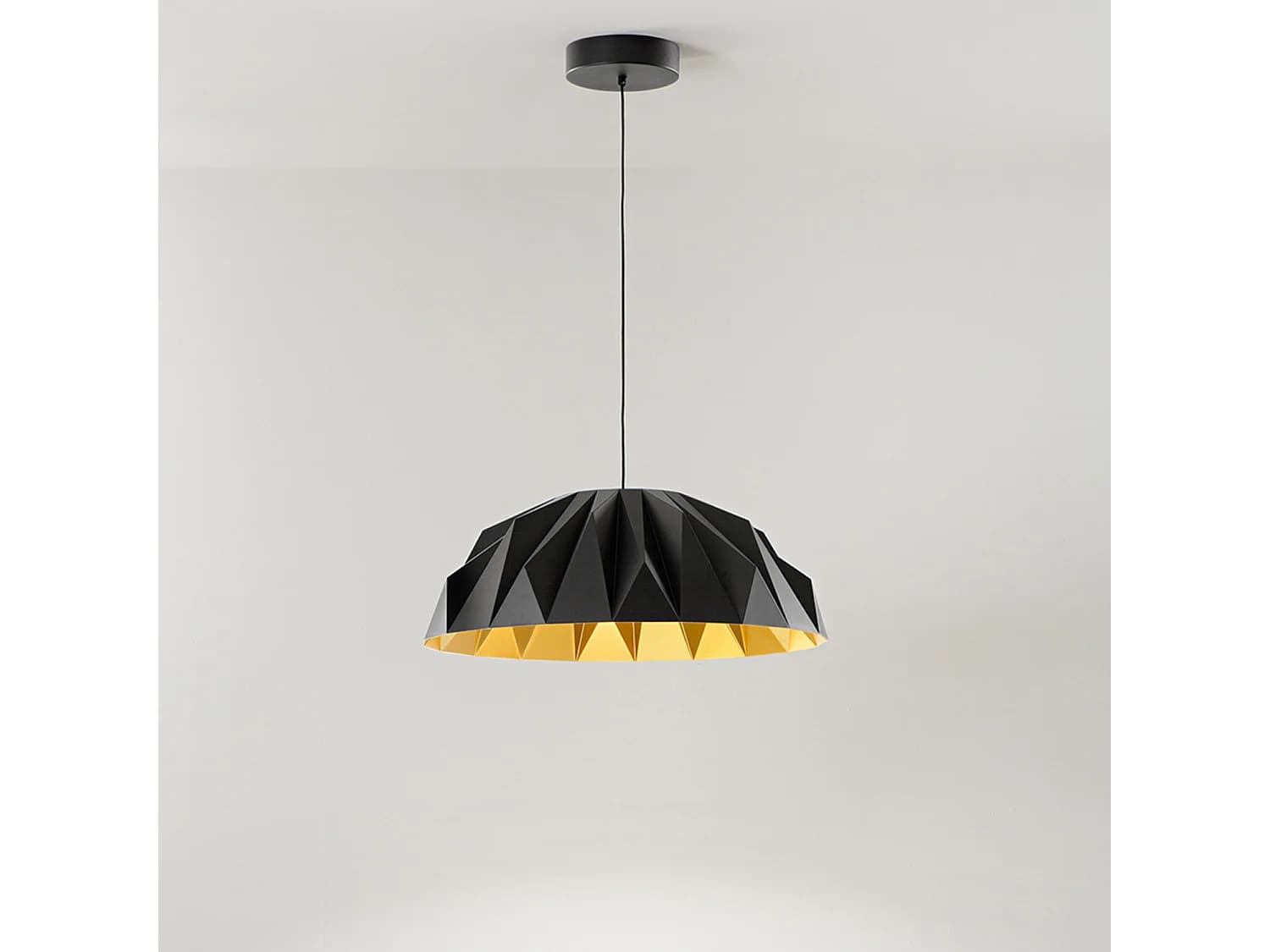 Suspension Led Design Moderne Avec Structure En Métal Et Acrylique Bicolore Noir Mat Et Or Mat, 20W 3000K - Perenz Illuminazioni Pour Intérieur