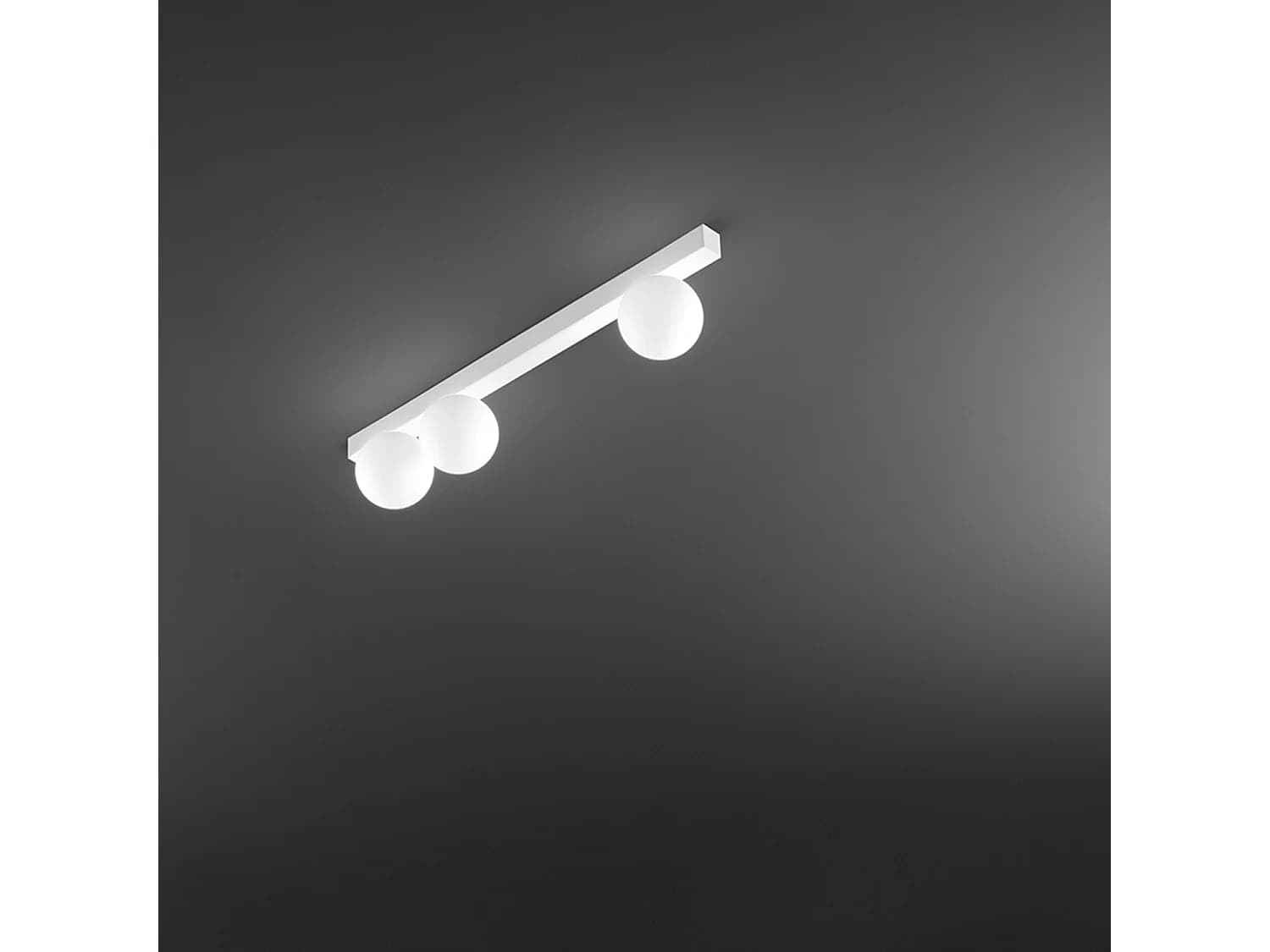 Plafonnier Moderne À 3 Lumières En Métal Blanc Mat Avec Diffuseurs Sphériques En Verre Blanc Acide - Design Élégant 60 Cm - Marque Perenz