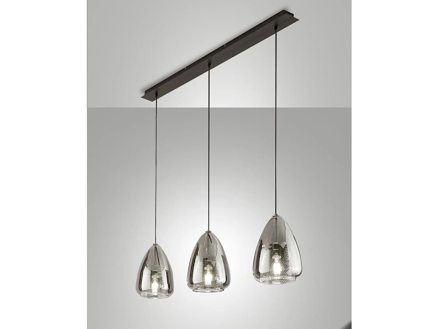 Suspension Britton En Métal Et Verre Borosilicate, Coloris Fumé, Douille E27 3X40W, Design Moderne Et Élégant Pour L'Intérieur, Ip20