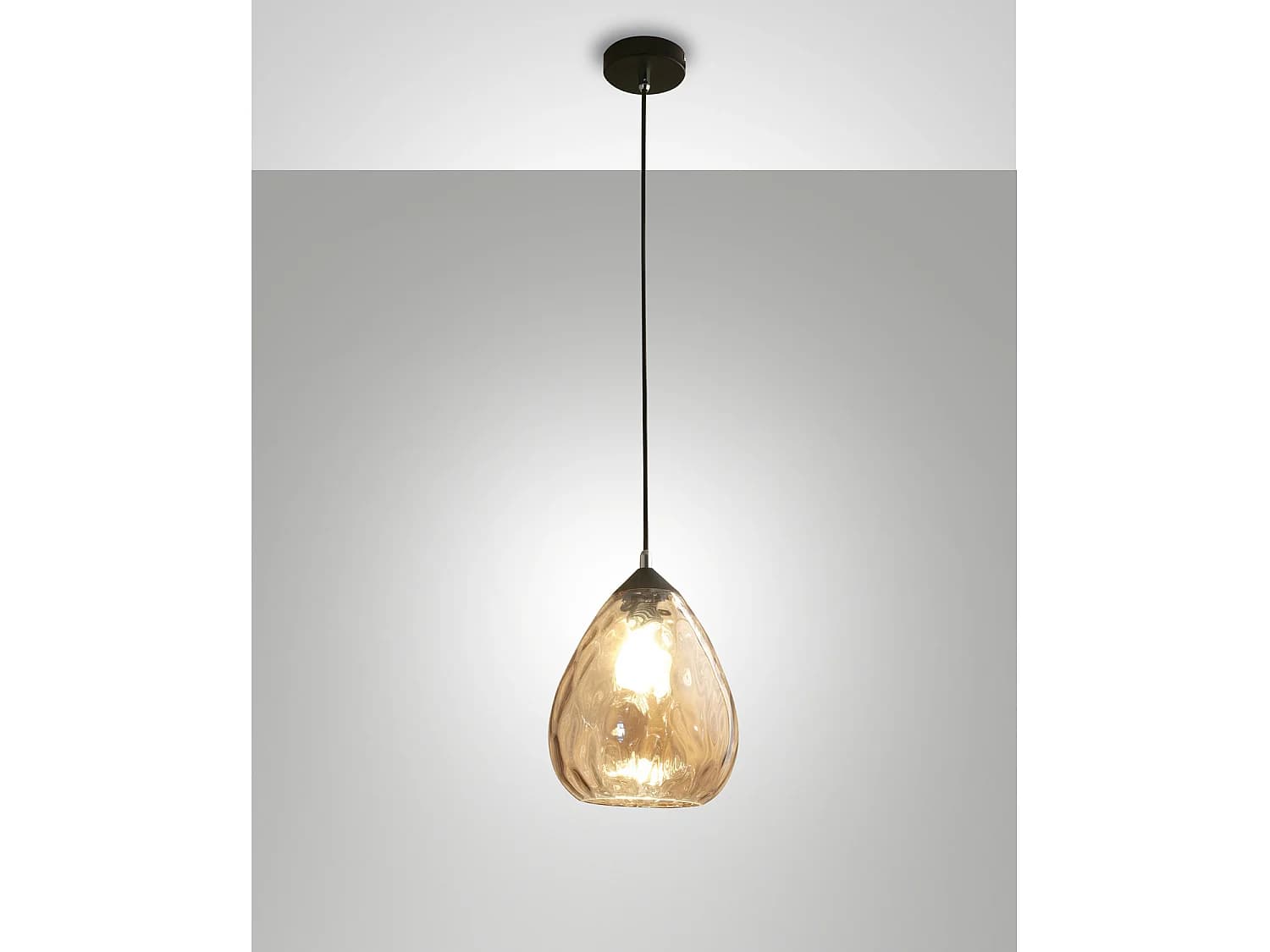 Suspension Gisella En Métal Et Verre Soufflé, Couleur Ambre, Douille E27 60W, Design Élégant Pour Intérieur, Protection Ip20, Diamètre 20 Cm.
