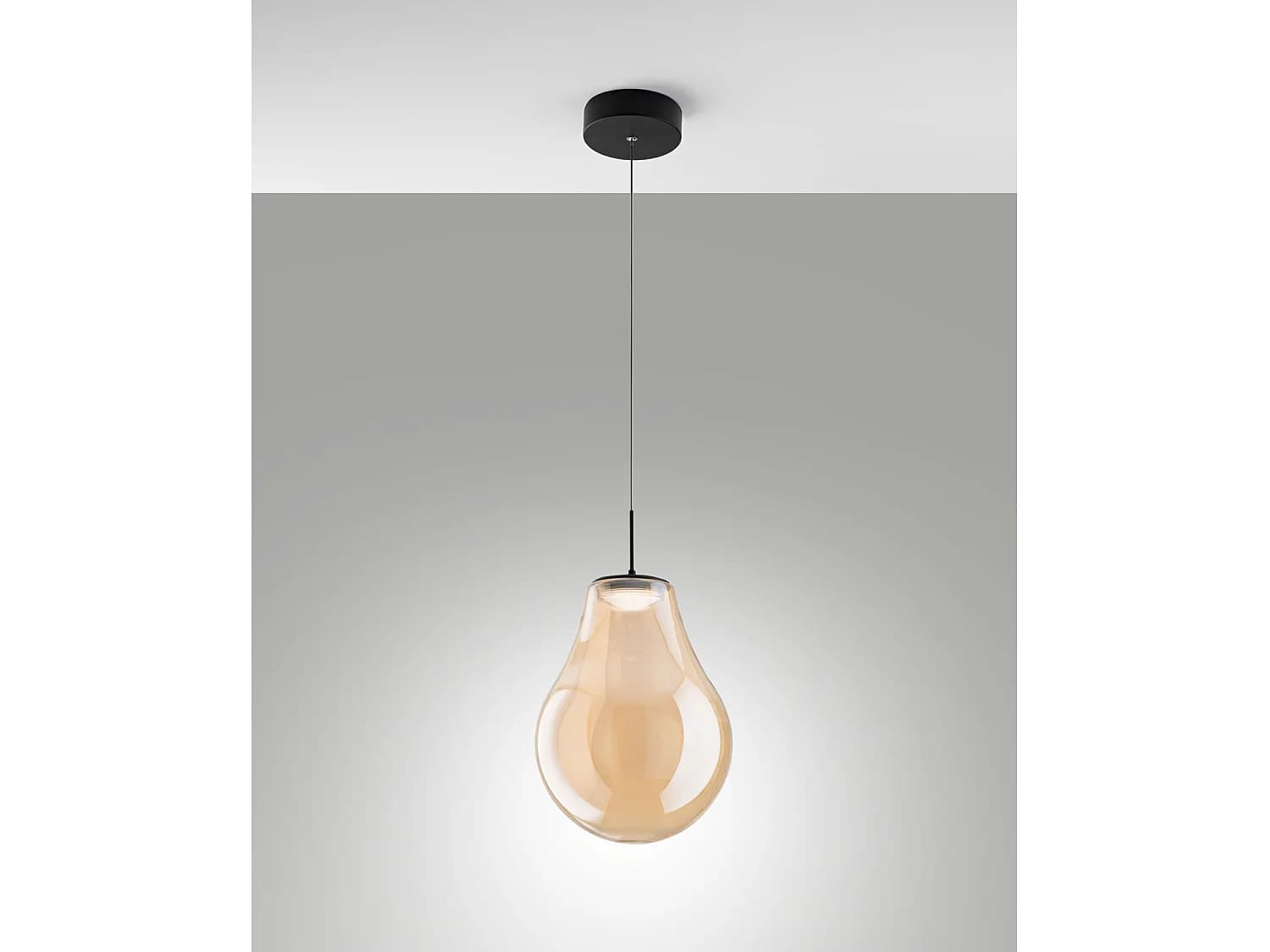 Suspension Led Noa 14W 1510Lm, Température 2700-4000K, Variable, Structure Métal Et Verre Borosilicate, Élégante Finition De Couleur Ambre.