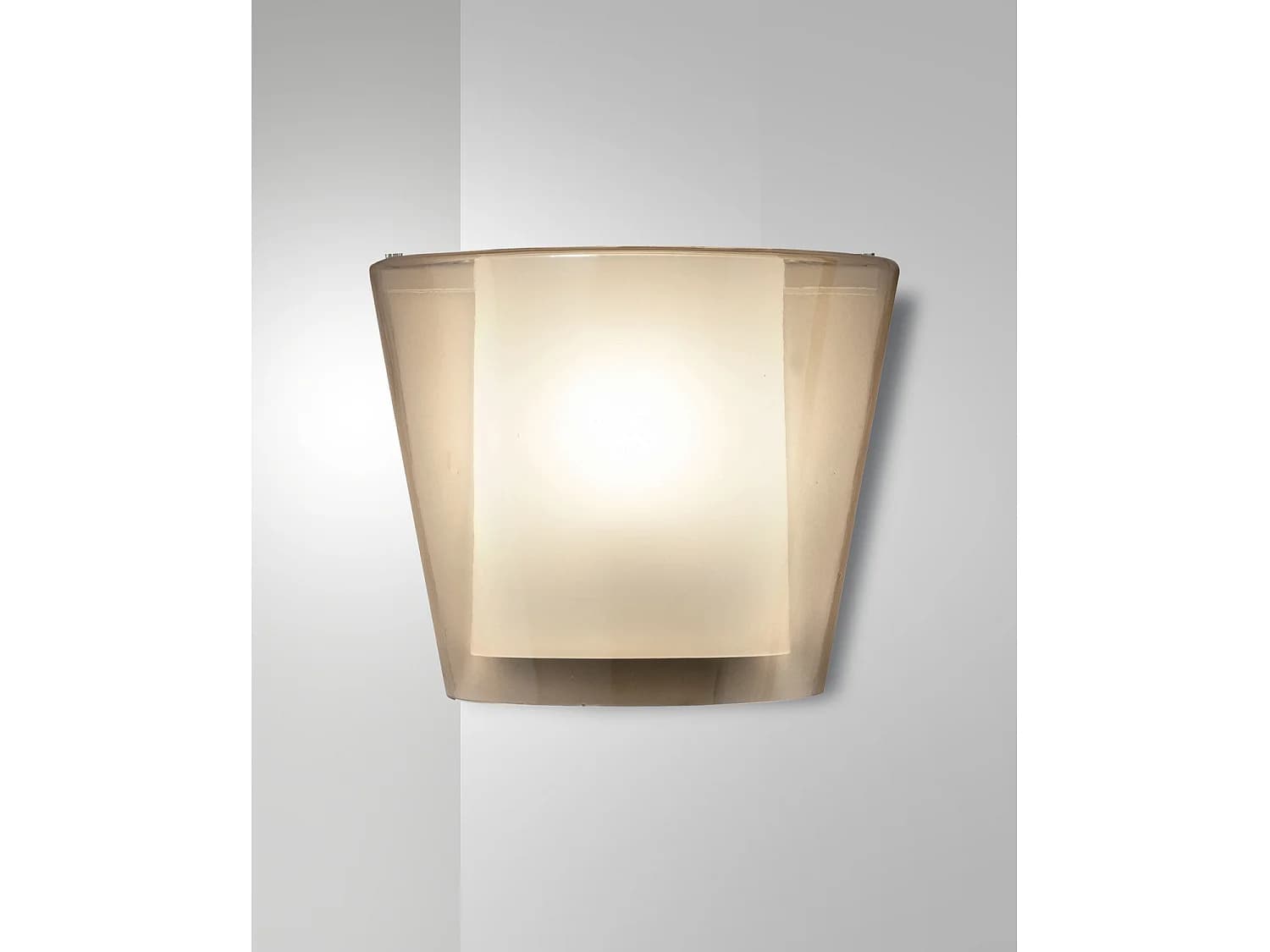 Applique Murale Viki En Métal Et Verre Ambré, E27 40W, Design Élégant, Usage Intérieur Ip20, 28,5 X 14,5 X 23,5 Cm, Luminaire Intérieur Classe 1.