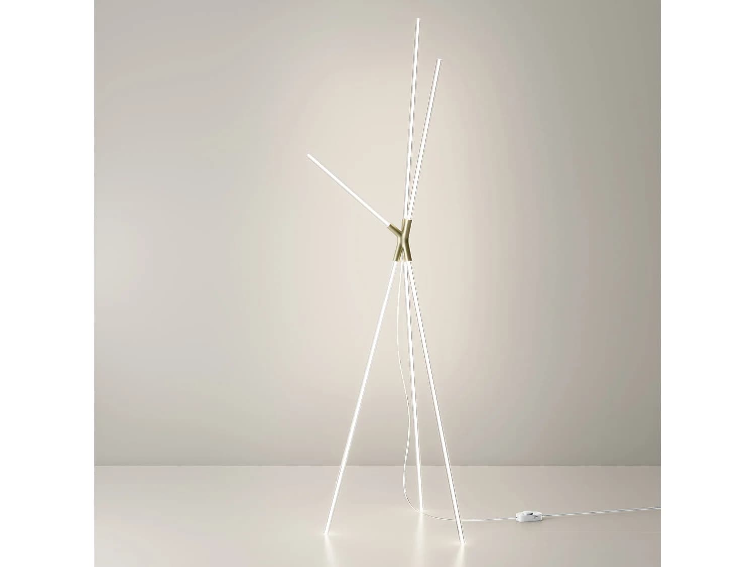 Brilliant Lampadaire Design Trépied Avec Diffuseurs Cylindriques En Polycarbonate Et Structure En Aluminium Finition Or, Technologie Led