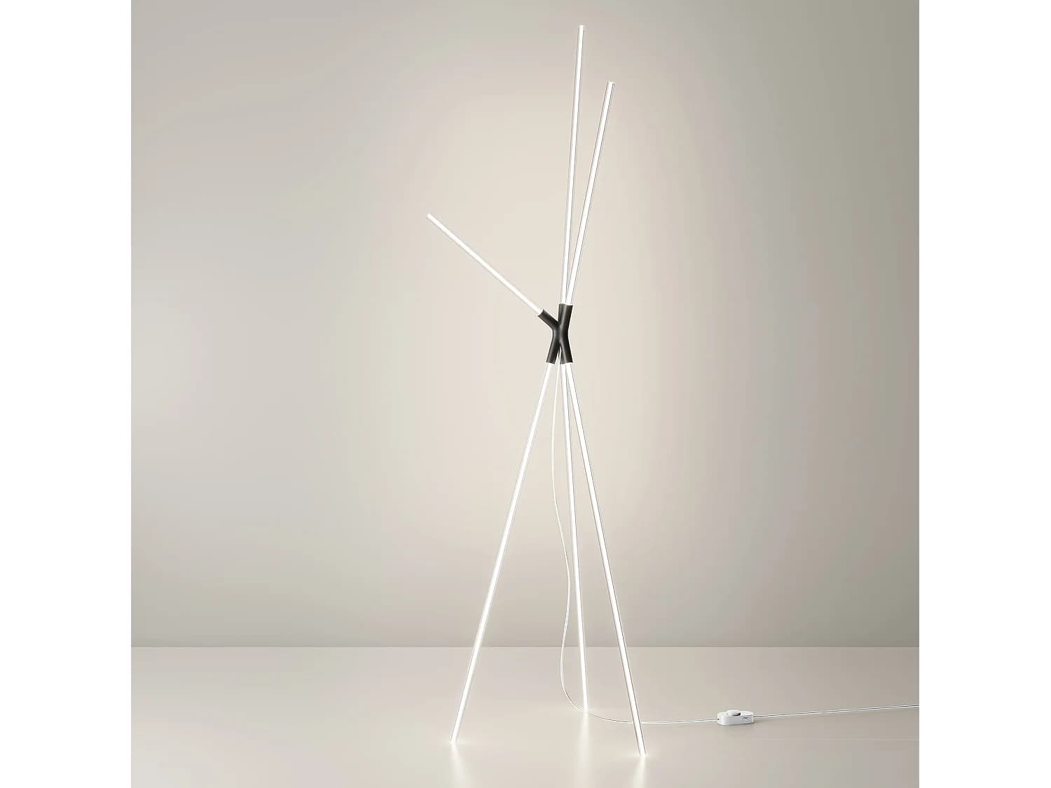 Brilliant Lampadaire Trépied En Aluminium Noir, Led 36W Avec Température De Couleur Réglable 2200K-3000K, Design Sculptural Contemporain
