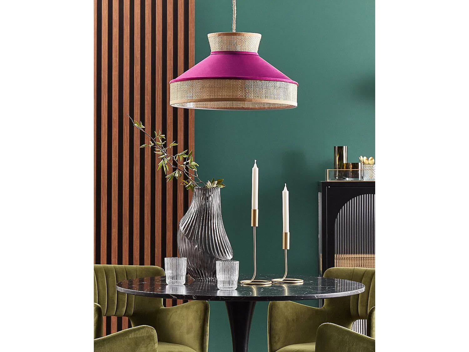 Lampe suspension BATALI Rotin Rose fushia