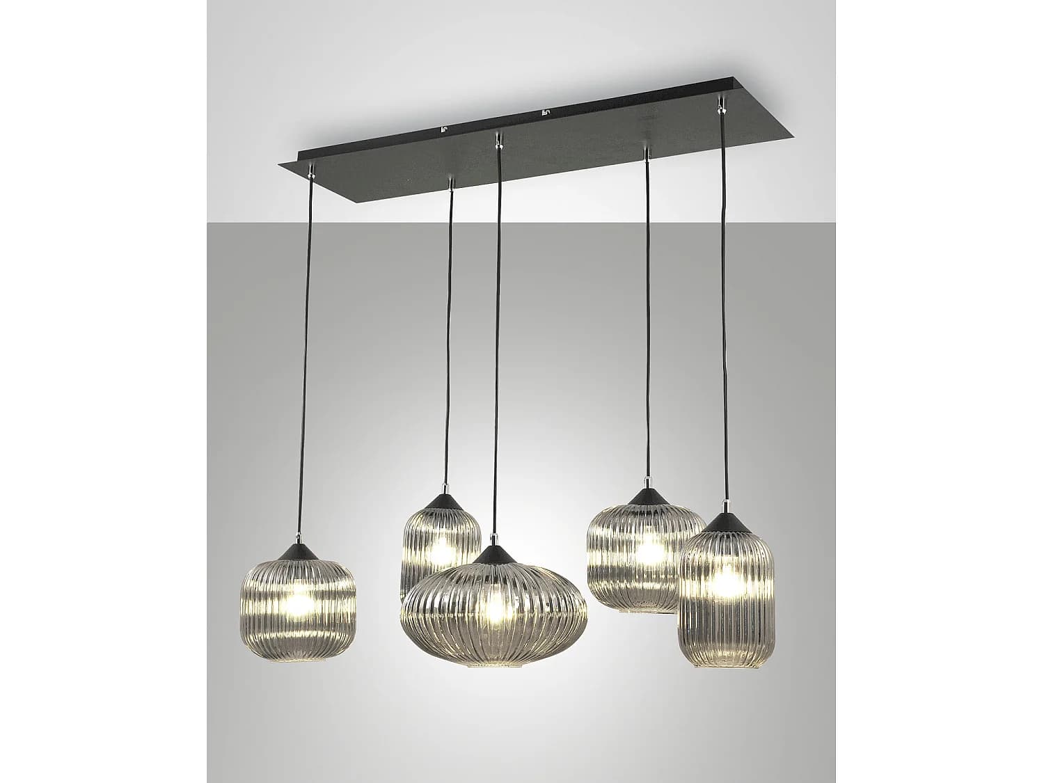 Suspension Gillis En Métal Et Verre Soufflé Fumé 5 X E27 40 W 90 X 25 X 200 Cm - Design Élégant Pour Intérieurs Modernes Et Raffinés