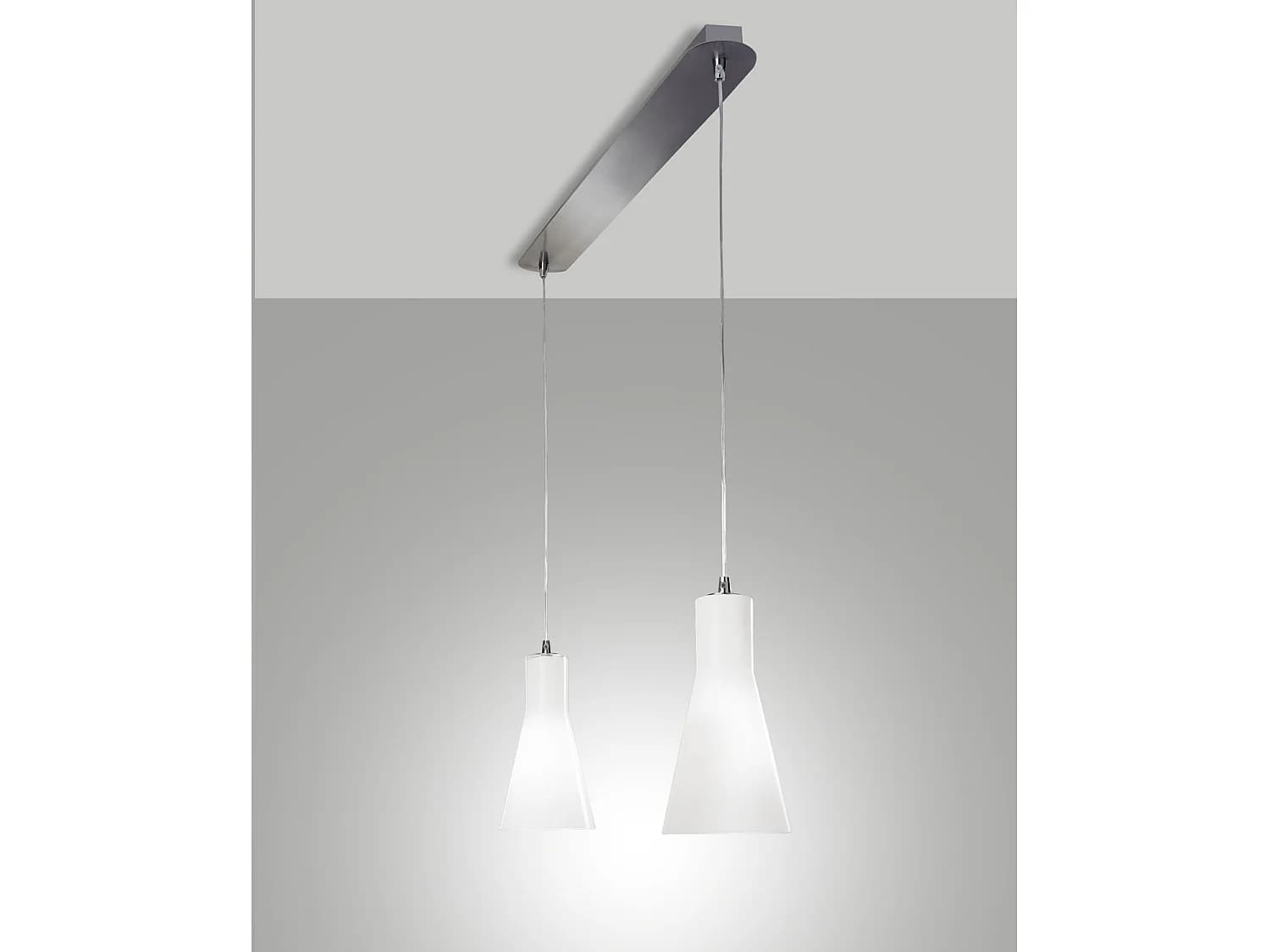 Suspension Diana En Métal Et Verre Soufflé, Finition Chromée, Douille E27 2 X 60 W, Ip20, Design Élégant Et Moderne, Code 2753-46-138